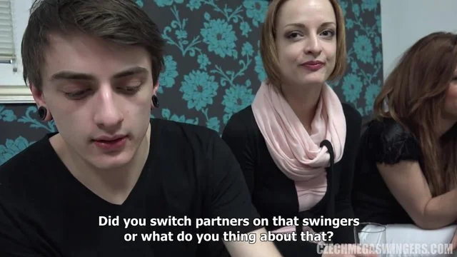 Чешские свингеры активно отрываются на секс вечеринке у друга онлайн